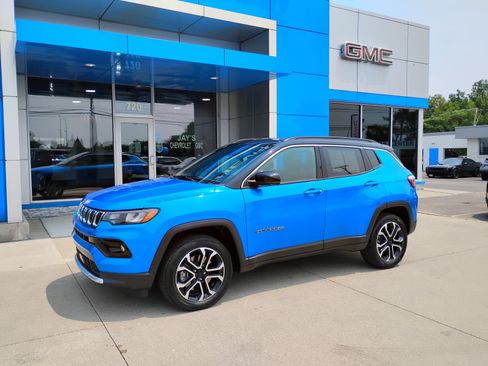 Used 2023 Jeep Compass Limited AWD/4WD image 12
