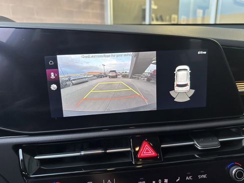 Used 2024 Kia Niro EX image 25