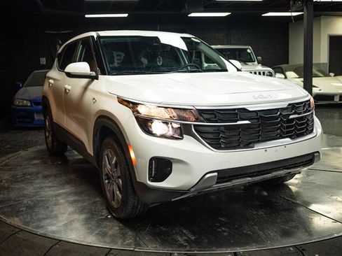 Used 2026 Kia Seltos LX AWD/4WD image 5