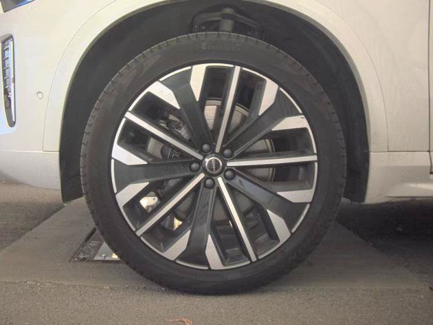 Used 2026 Volvo XC90 B6 Plus AWD/4WD image 13