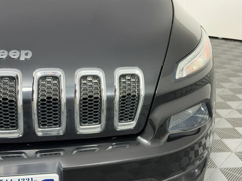 Used 2016 Jeep Cherokee Limited AWD/4WD image 5