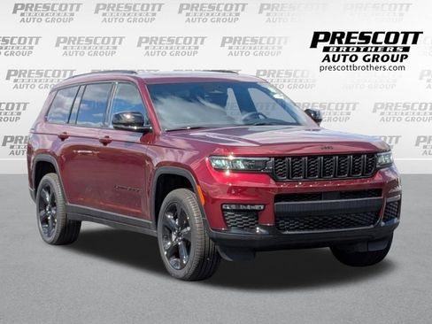 Used 2025 Jeep Grand Cherokee L Limited w/ Black Appearance Package AWD/4WD image 1