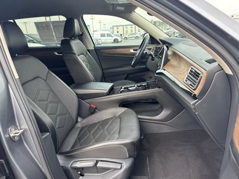 Used 2025 Volkswagen Atlas SE FWD image 20