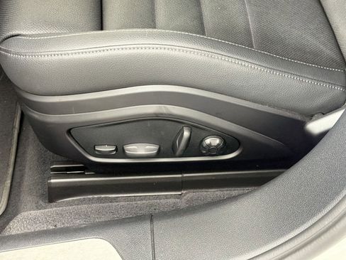 Certified 2024 Porsche Panamera image 16