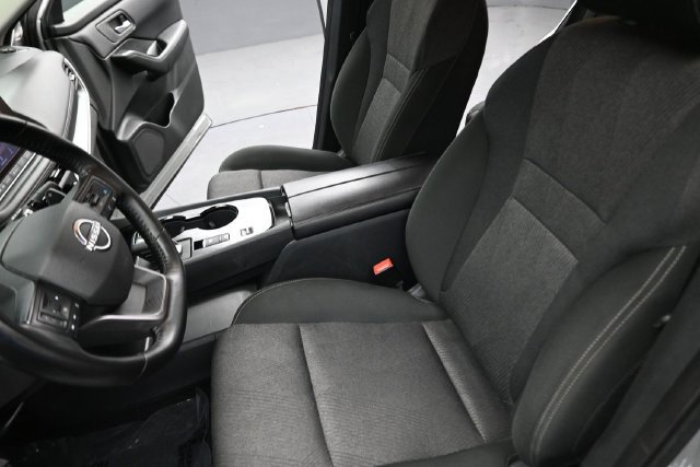 Used 2025 Nissan Rogue SV FWD image 15