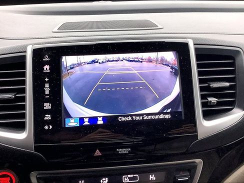 Used 2017 Honda Pilot Touring image 24