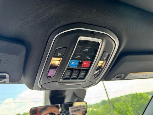 New 2025 Jeep Grand Cherokee Limited w/ Black Appearance Package image 21