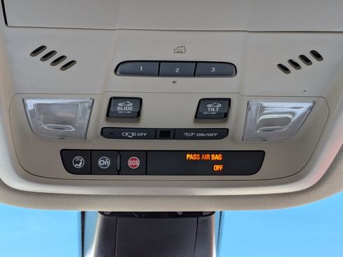 Used 2020 Buick Enclave Premium w/ Sun and Sites Package FWD image 32