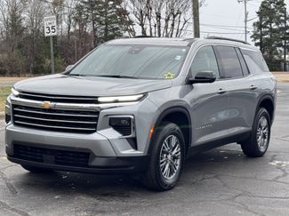 Used 2024 Chevrolet Traverse LT video 2