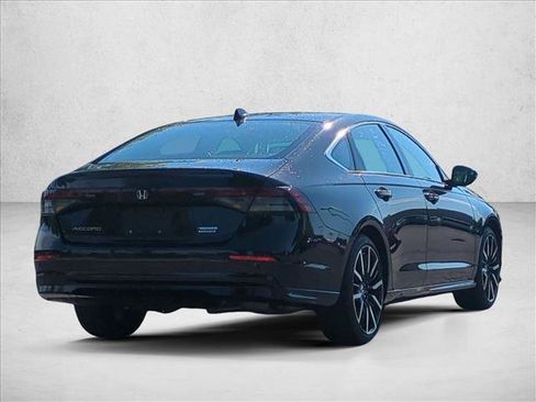 Used 2024 Honda Accord Touring image 5