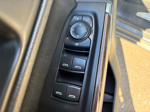 Used 2021 Chevrolet Silverado 1500 LT w/ Bed Protection Package AWD/4WD image 19