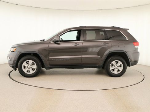 Used 2017 Jeep Grand Cherokee Laredo w/ Quick Order Package 23E image 2