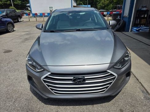 Used 2017 Hyundai Elantra SE FWD image 2