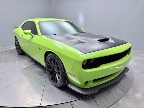 Used 2015 Dodge Challenger SRT Hellcat image 3
