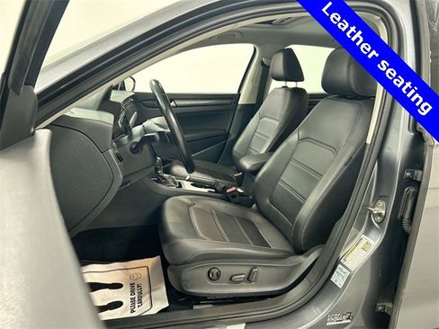 Used 2020 Volkswagen Passat 2.0T R-Line image 13