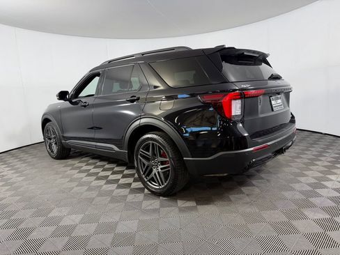 Used 2025 Ford Explorer ST-Line w/ ST-Line Street Pack AWD/4WD image 7