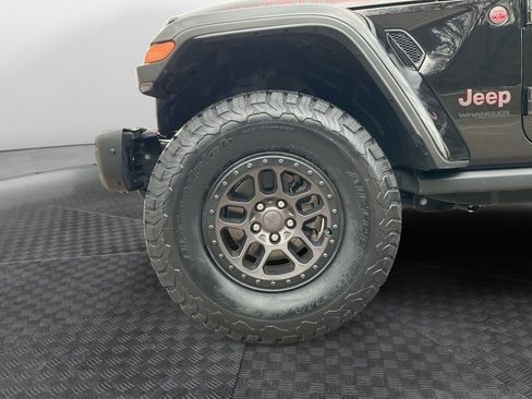 Used 2022 Jeep Wrangler Unlimited Rubicon w/ Xtreme Recon 35" Tire Package image 14
