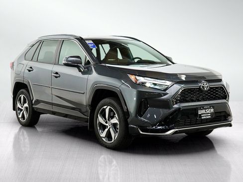 Used 2025 Toyota RAV4 SE w/ Weather & Moonroof Package AWD/4WD image 7