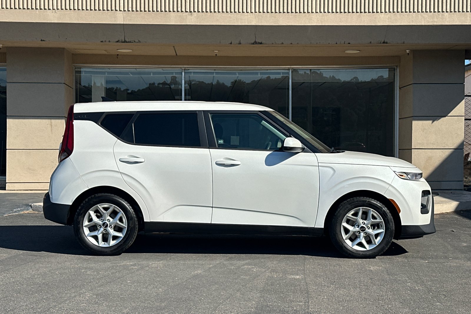 Used 2021 Kia Soul S FWD image 8
