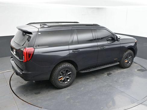 Used 2025 Ford Expedition Tremor AWD/4WD image 30