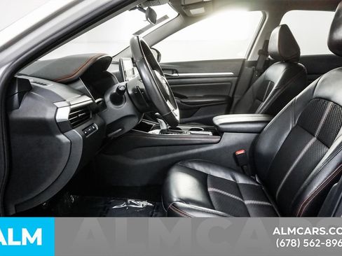 Used 2025 Nissan Altima 2.5 SR FWD image 16