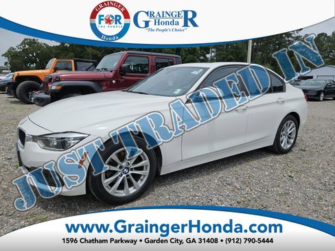 Used 2018 BMW 320i xDrive Sedan AWD/4WD image 1