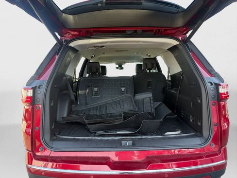 Used 2018 Chevrolet Traverse Premier w/ LPO, Floor Liner Package AWD/4WD image 20