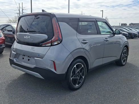 Used 2023 Kia Soul EX image 4