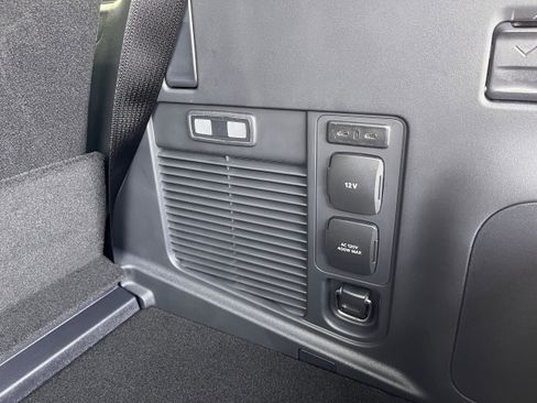 New 2025 Ford Expedition Tremor image 40