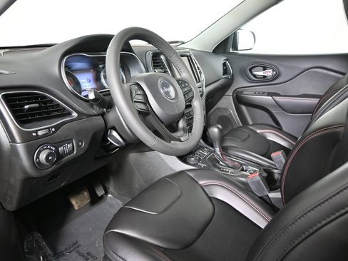 Used 2022 Jeep Cherokee Trailhawk w/ Comfort/Convenience Group AWD/4WD image 22
