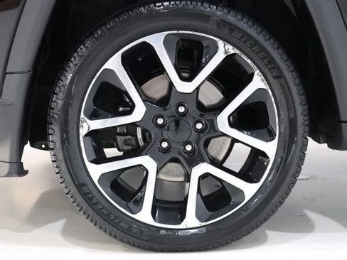 Used 2018 Jeep Compass Limited w/ Navigation Group AWD/4WD image 11