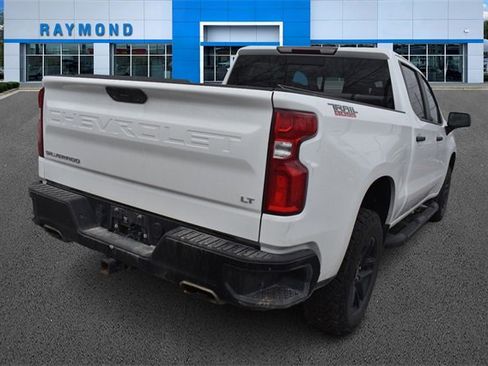 Used 2021 Chevrolet Silverado 1500 LT Trail Boss w/ Convenience Package II image 3