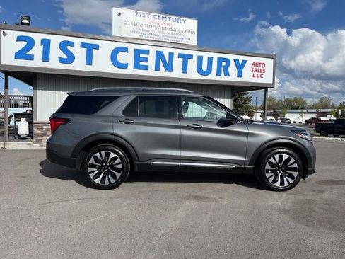 Used 2025 Ford Explorer Platinum w/ LUX Leather Package AWD/4WD image 15