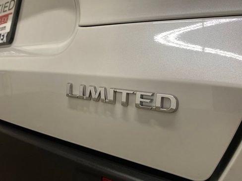 Used 2026 Toyota bZ AWD/4WD image 92