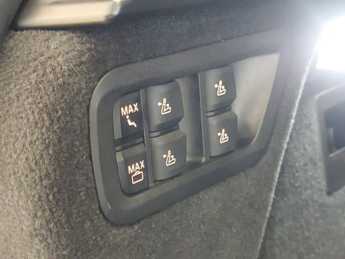 Used 2026 BMW X7 xDrive40i AWD/4WD image 13