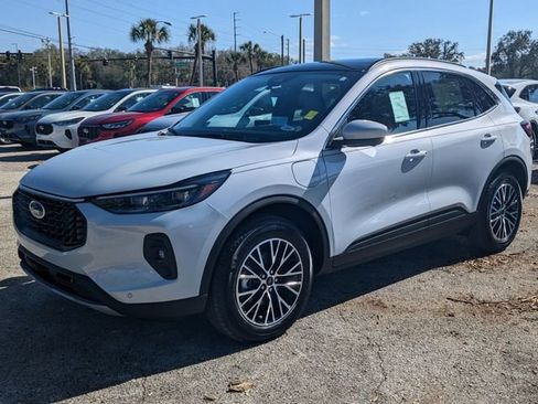 New 2025 Ford Escape SE w/ PHEV Premium Package image 17