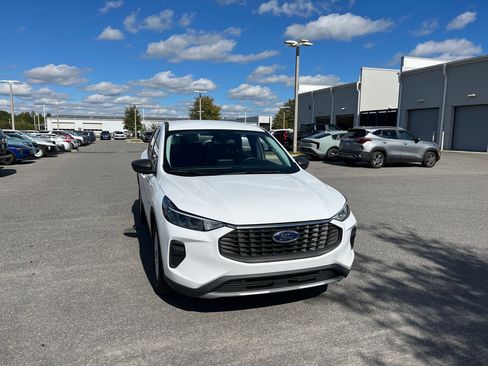 Used 2023 Ford Escape Active image 2