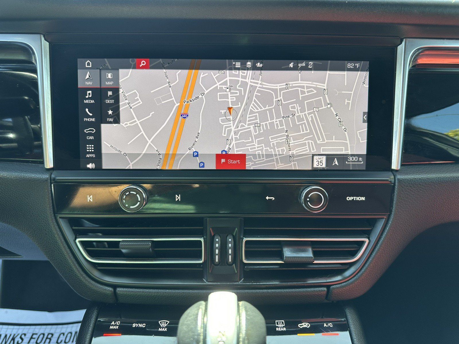 Used 2023 Porsche Macan AWD/4WD image 24
