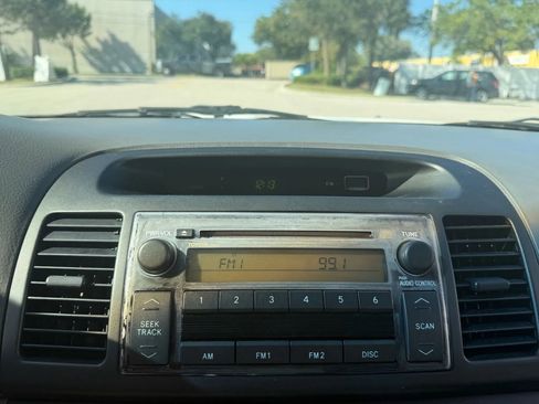 Used 2005 Toyota Camry XLE image 14