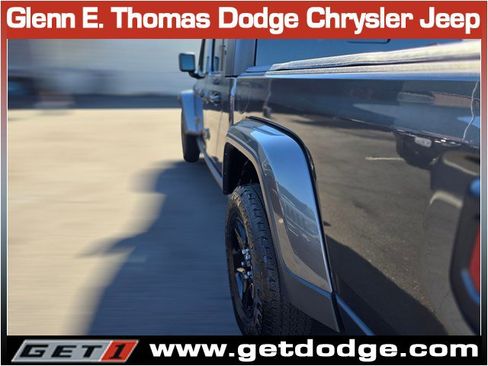Certified 2023 Jeep Gladiator Willys image 10