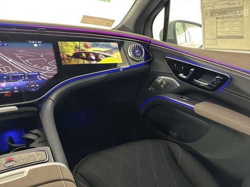 New 2026 Mercedes-Benz EQS 550 4MATIC SUV image 28