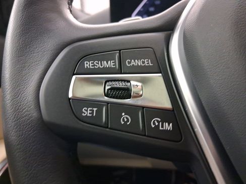 Used 2023 BMW 330i Sedan w/ Convenience Package image 15