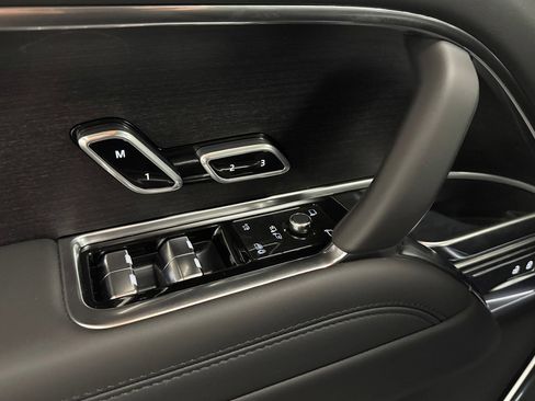 New 2026 Land Rover Range Rover Long Wheelbase SE image 10