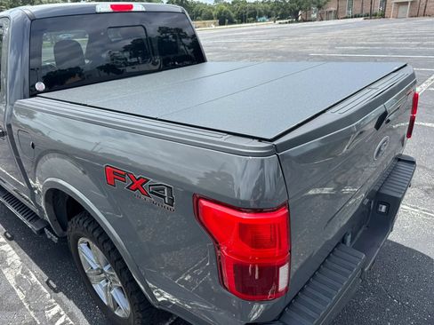 Used 2018 Ford F150 Lariat w/ Equipment Group 502A Luxury AWD/4WD image 9