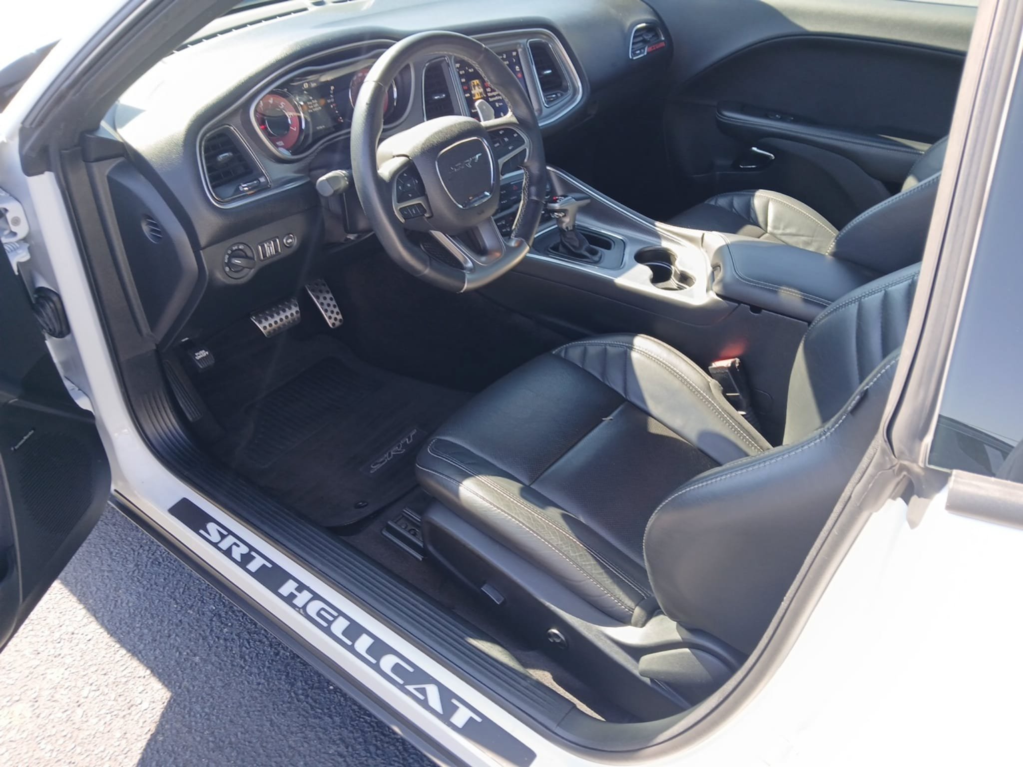 Used 2018 Dodge Challenger SRT Hellcat RWD image 7