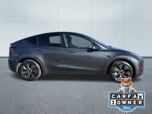 Used 2025 Tesla Model Y Long Range image 2