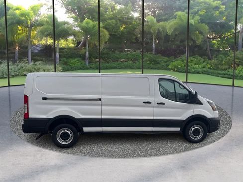 Used 2022 Ford Transit 250 Low Roof RWD image 3