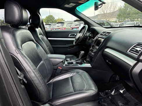 Used 2016 Ford Explorer XLT w/ Equipment Group 202A AWD/4WD image 24