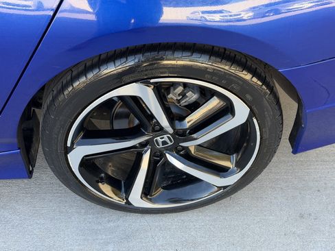 Used 2018 Honda Accord Sport image 13