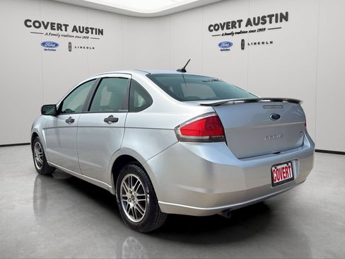 Used 2011 Ford Focus SE w/ 201A Rapid Spec Order Code FWD image 3